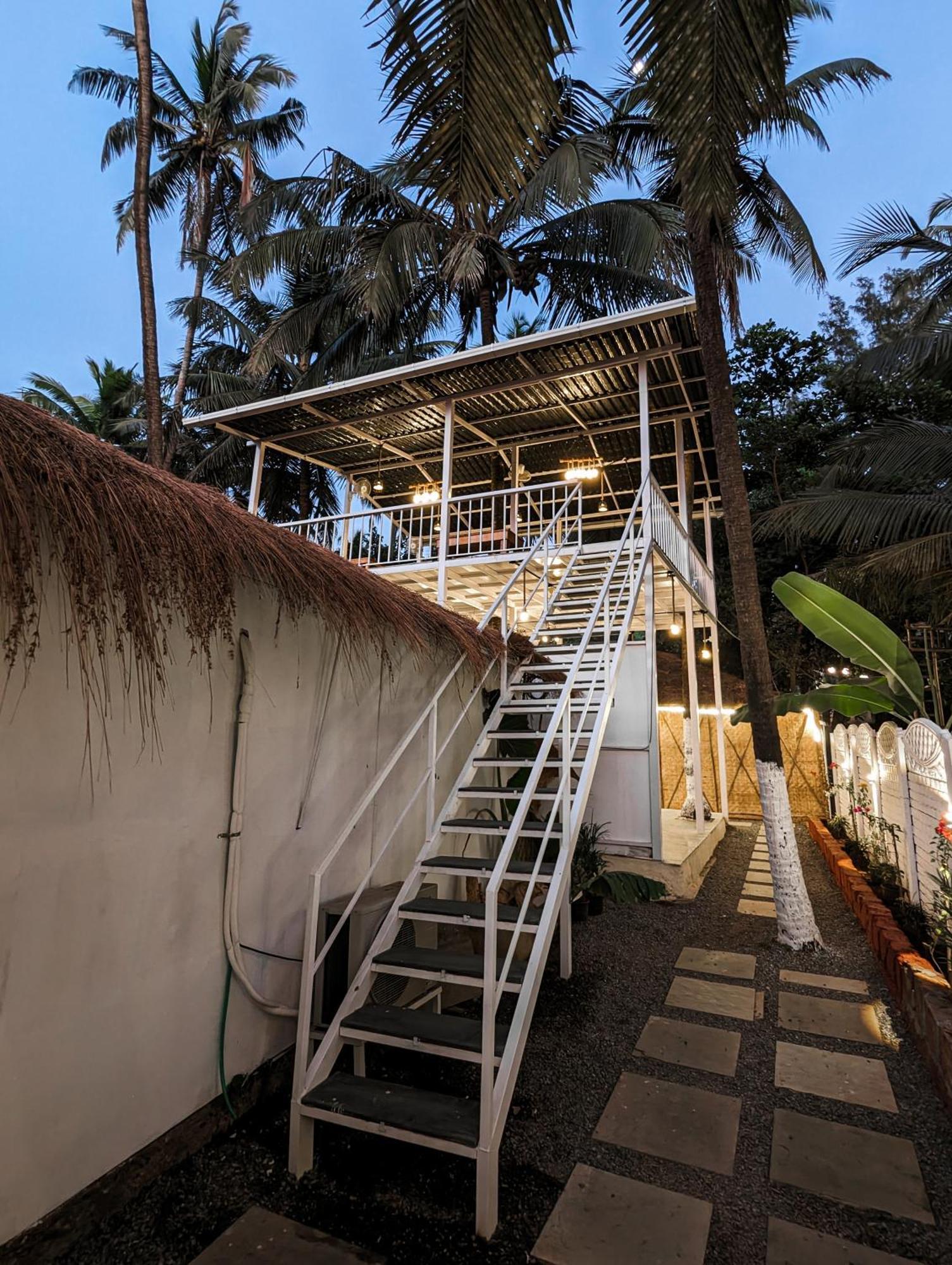 Aqua Beach Stays Ashwem Mandrem Exterior foto