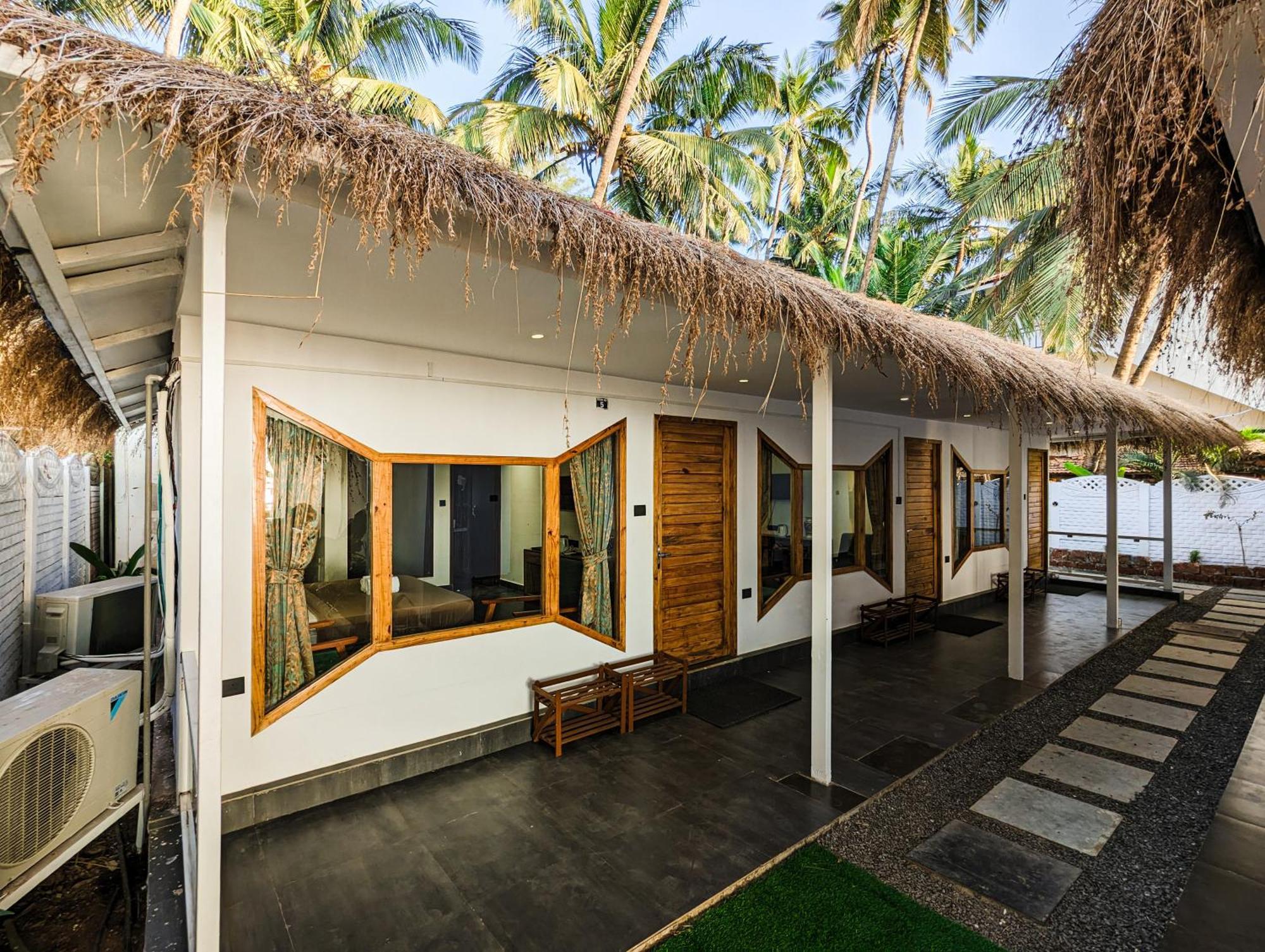 Aqua Beach Stays Ashwem Mandrem Exterior foto
