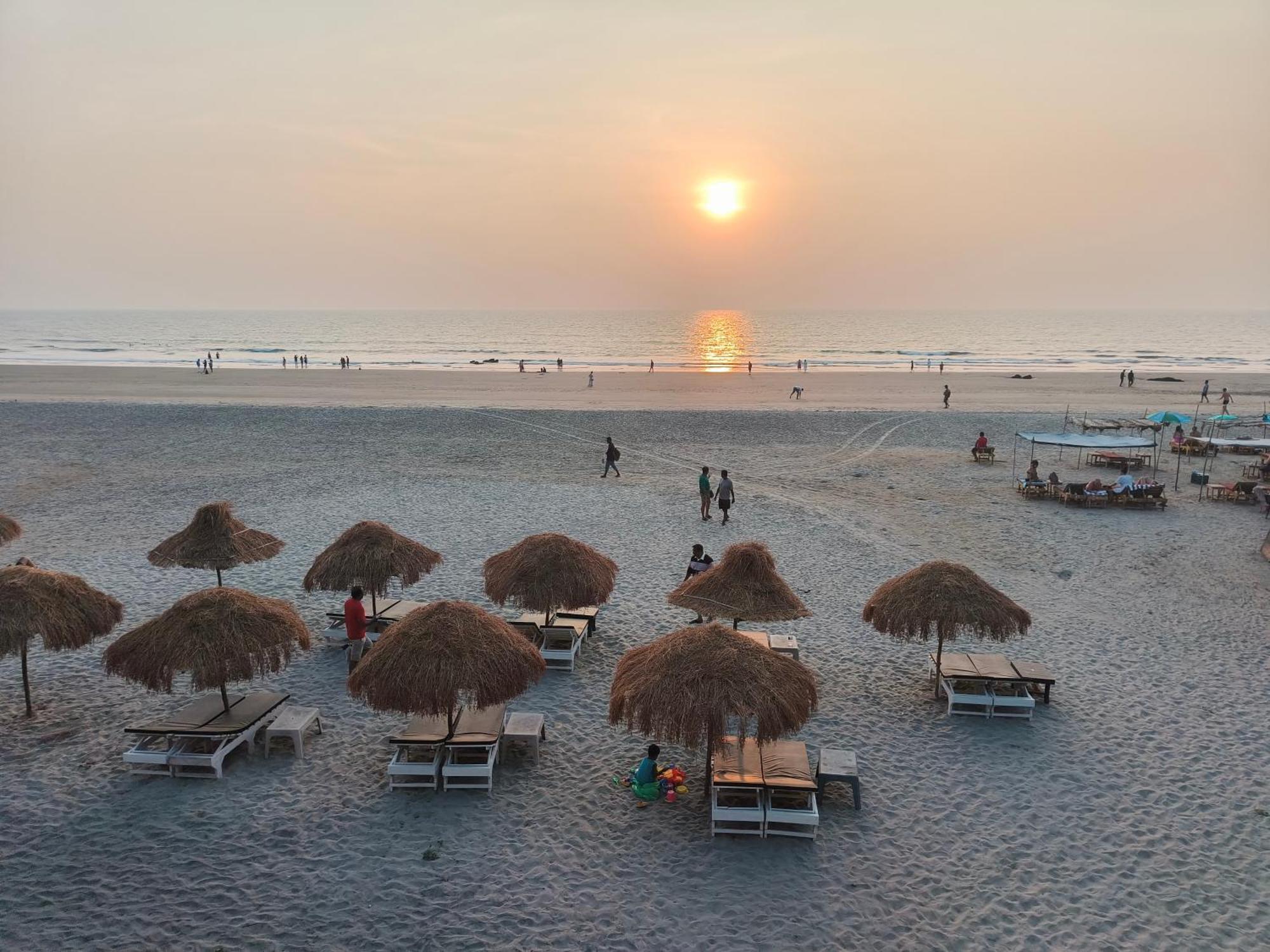 Aqua Beach Stays Ashwem Mandrem Exterior foto